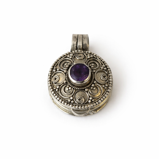 Opening Round Pendant with Amethyst Crystal & 925 Silver Details