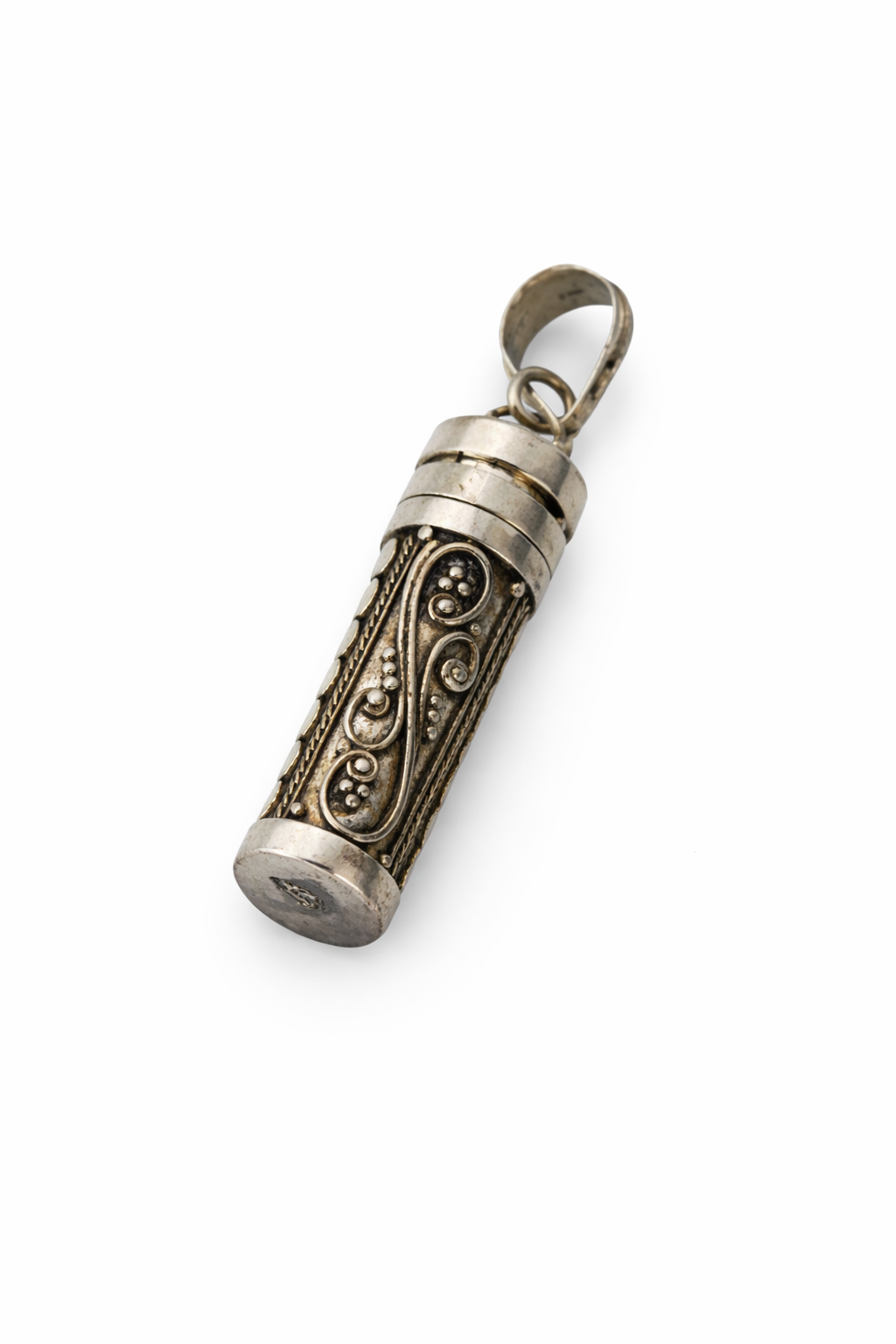 Opening Secret Space Classic Parfum Pendants with Philigre 925 Silver Details