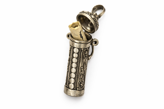 Opening Secret Space Classic Parfum Pendants with Philigre 925 Silver Details