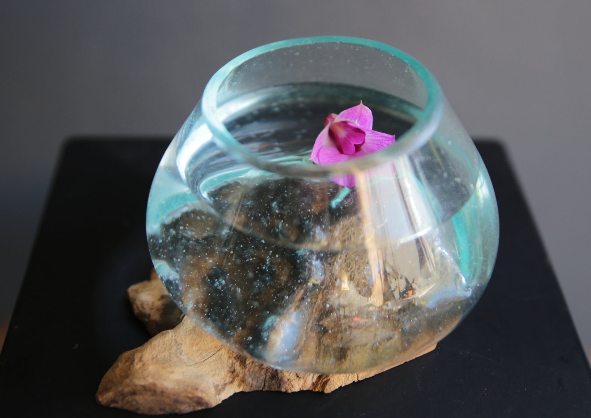 Hand-blown glass Bowl on Wooden Stand