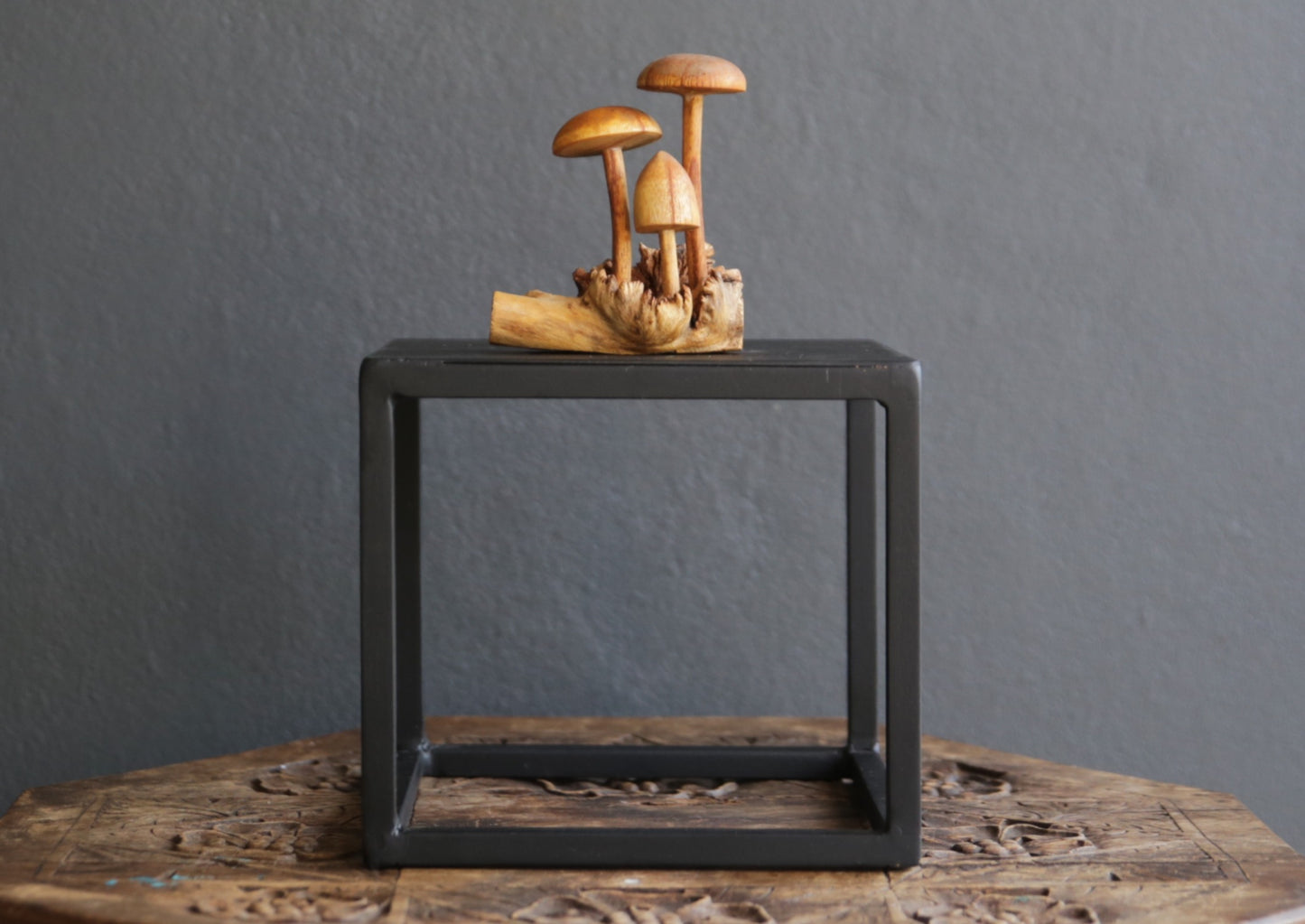 Carved wooden Mushrooms Sculpture - Short Round Top