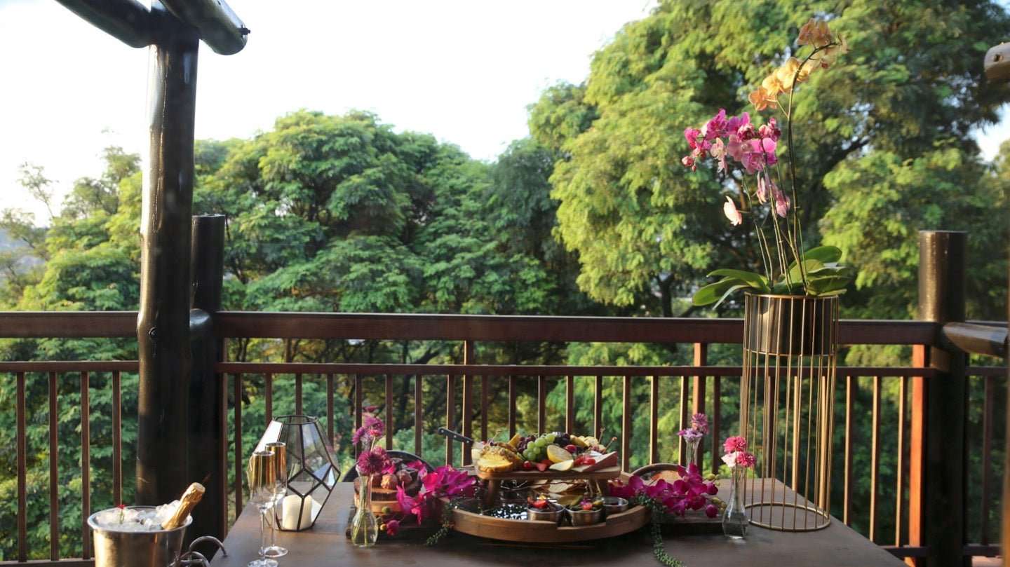 Private Dining Decor Setup